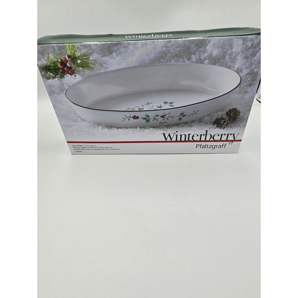 Pfaltzgraff Winterberry Oval Baker 11 x 6.5 Stoneware Holiday Holly 5159539 NEW
